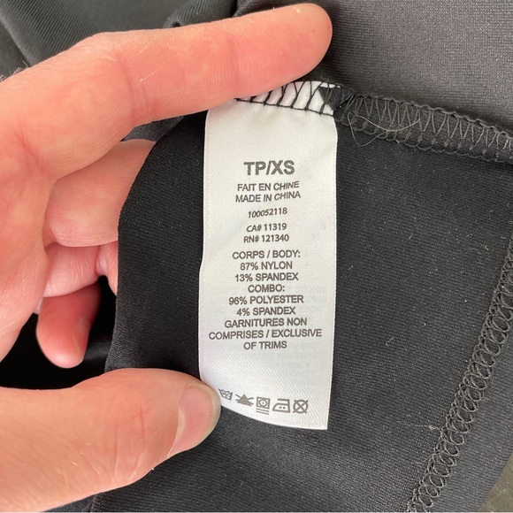 Cropped Black Cami - Picture 3 of 3